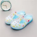 รองเท้าผู้หญิงรองเท้า Crocs รองเท้าฝนและรองเท้าแตะชายหาดเยลลี่ antiskid ฤดูร้อนรองเท้าแตะสาว