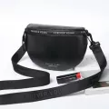 Wmnuo Genuine Leather Wt Bags Women Letter Hf Moon Ch Bag Fe Wide Oulder Strap Soft Sml Girls Bag Bolsa Sac