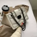 B Pu Leather Crossbody Bags For Women Rivets Oulder Mesger Bag Fe Travel Handbags Chain Cross Body Bag
