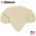 D'Addario® 1UKU4-05 Keith Urban Signature Ultem Guitar Pick ปิ๊กกีตาร์ 3 ผิวสัมผัส ทรงหยดน้ำ สีเบจ ความหนา Medium 0.70
