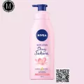 NIVEA Dewy Sakura White Lotion 525 ml. โลชั่นบำรุงผิวกายเนื้อบางเบา จากส่วนผสมอันทรงคุณค่า พัฒนาเป็นไวท์เทนนิ่งโลชั่น กลิ่นหอมละมุนจากซากุระ