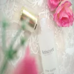 Add moisture to the skin.