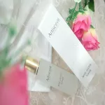 Add moisture to the skin.