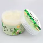 Chaisikarin - ชัยศิขริน สมุนไพรขัดผิว สูตรน้ำนมจมูกข้าว ผิวเนียนนุ่มชุ่มชื่น 300 กรัม