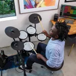 Roland® TD-07KV, 5 drum drums, 3 drums, mosquito nets with more than 143 musical instruments, 30 sound effects per Bluetooth.