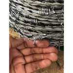 Barbarm coated with hot galvanized galvanized, rust number 16, length 100m / number 14, length 60m Barbed wire surrounded the fence Double barbed wire