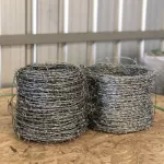 Barbarm coated with hot galvanized galvanized, rust number 16, length 100m / number 14, length 60m Barbed wire surrounded the fence Double barbed wire