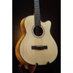 Gusta OM2C กีต้าร์โปร่ง  Music Arms