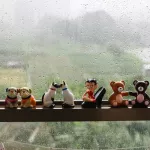 2PCS Ceramic Decoration Kissing Grooms Briding Seasoning Bottle Wedding Ceremony Salt Pepper Cumin Powder Box Tool