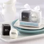 2PCS/Set Wedding Heart Ceramic Mr. Salt Pepper Shakers Canister Set Wedding Party Favors Black White Wedding