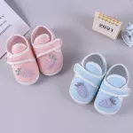 Men and women. Children's shoes, soft, soft, 0-1 years, newborn baby shoes below.