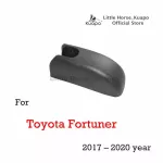 The Kuapo Kuapo Knot cover for the back of the rain for 2017 to 2020 Toyota Fortuner, the back of the rainwater bolts on the back. The cover of the Rainwater Back on Toyota Yaris