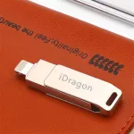 โลหะแฟชั่น U ดิสก์ 16 32 64 128 กรัมหน่วยความจำเหมาะสำหรับคอมพิวเตอร์ iphone แบบ dual-use two-in-one หมุน U disk