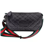 One shoulder bag, lean leather, convex, portable handicraft, a comfortable woman's bag.