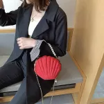 Elegant Velvet Shell Shape Designer Bag Ladies Shoulder Bag Fashion Banquet Party Chain Crossbody Bags For Women Pearl Portable