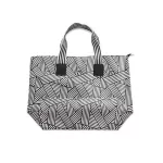 Beach Bag Women New Nylon Totes Bag Jumbo Large Capacity Big Bag Striped Print Letter Ng Bag Brand Spring Mmer