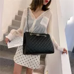 Large Capacity Women Pu Leather Oulder Bag Hi Quity Fe Chain Crossbody Bag New Designer Ladies Mesger Bags