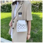 กระเป๋าทรงเหลี่ยม กระเป๋าหนัง หนังนิ่ม กระเป๋าสะพายข้าง ประดับด้วยสายโซ่ กระเป๋าแฟชั่น กระเป๋าผู้หญิง สไตล์เกาหลี สไตล์เกาหลี