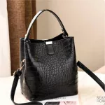 Retro Tor Bucet Bags Women Crocodile Pattern Handbag Capacity Ca Crocodile Oulder Mesger Bags Ladies Pu Se