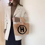H Tote Bags Chain Women Bags Soft Fluffy Bags New Winter Bags For Women Furry Bags Luxury Handbag Fur Oulders Bags