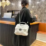 New Ca Chain Oulder Bag Stitching Wild Mesger Brand Fe Totes Crossbody Bags Women Leather Handbag