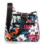 CARTOON PRINT Women Bag Multi-Pocet Women Oulder Bag Durdle Waterproof Nylon Mesger Bag Fe Fabric Handbag
