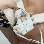 Weave Tote Bucet Bag New Hi-Quity Leather Women's Designer Handbag Travel Oulder Mesger Bag Phone Ses