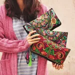 Embroidered Flower Bags Women Vintage Ethnic Crossbody Bag Women Embroidery National Purse Women'S Small Handbag Day Clutch Bag