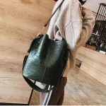 Retro Tor Bucet Bags Women Crocodile Pattern Handbag Capacity Ca Crocodile Oulder Mesger Bags Ladies Pu Se