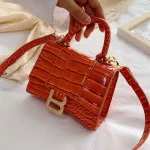 One-Oulder Fe Bags Mesger Portable Handbag Brit Leather Crocodile Pattern Mini Square Bag New Ca Bag