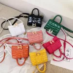 One-Oulder Fe Bags Mesger Portable Handbag Brit Leather Crocodile Pattern Mini Square Bag New Ca Bag