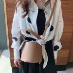 [] Women New Vintage Hai Striped Bucet Pu Leather Personity L-Match Crossbody Oulder Bag Tide 18a0347