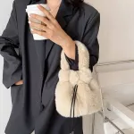 Winter F Fur Oulder Handbag Sml Bucet Bag Designer Hi Quity Crossbody Bag Soft H Women's Hand Bag