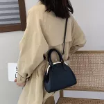 [] Women New Multiple Cr Ell Pu Leather Handbag Personity L-Match Crossbody Oulder Bag Tide 18a1592