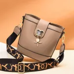 Wide Strap Women's Handbags Brand Designer FE PU Leather BuCet Handbag Ca Lady's Bag Oulder Bags