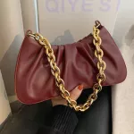 New Luxury Gold Chain Bag For Women Winter Armpit Bag Lady Oulder Crossbody Handbag Fe Travel Hand Bag Se