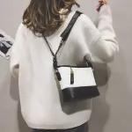 Yuhua New Women Handbags Orean Version Oulder Bag Diamond Lattice Bucet Bag Woman Mesger Bag.