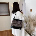 Winter Splicing Wool Women Handbag Large Capacity Rivet Designer Fe Oulder Bags New Travel Big Totes Bolsa Finina