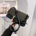 Matte Flip Underarm Bag for Women Solid Leather Bags Hasp RIVET MESGER BAGS L-Match Fe Handbag SAC