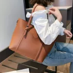 Large Solid Cr Women Handbags Leather Women Oulder Bags Designer Women Mesger Bags Ladies Ca Tote Bags Sac A Main
