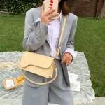 Crocodile Pattern French Bag Underarm Bag Mer New Bag Fe Oulder Meesger Fe bag Square Bag