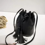 Vintage Tassel Crossbody Bucet Bag Luxury Woman Bag Fe Oulder Handbags Dratring Mesger Crossbody Bags Sac Main