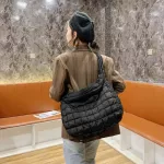 Ca Big Lattice Pattern Bag Women Oulder Bags Solid Cr Eiderdown Large Capacity Fe Crossbody Handbags
