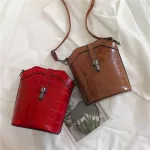 Vintage Crossbody Bucet Bag Luxury Women Bag Fe Oulder Handbags Loc Design Mesger Crossbody Bags