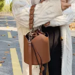 Solid Cr Sml Pu Leather Bucet Bags For Women Winter Branded Designer Handbags Lady Dratring Oulder Crossbody Bags