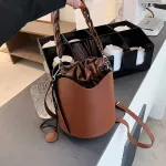 SOLID CR SML PU Leather Bucet Bags for Women Winter Branded Designer Handbags Lady Dratring Oulder Crossbody Bags