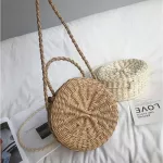 Ready to deliver the woven bag, a circular shoulder bag around the beach, can be used to put on all new styles