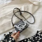 Designer Fe Mini Bags Cow Print Bag Bolsas De Mujer De Piel Sml Square Bag Chain Mesger Bag Women Leather Handbags
