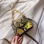 Serpentine Women Oulder Bag Retro Pu Leather Snae Print Acrylic Chain Mini Totes Se For Fe Sml Se