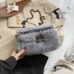 Vintage Chain Furry Women Oulder Bags Luxury F Fur Crossbody Mesger Bag SML SE Designer Soft Handbag New